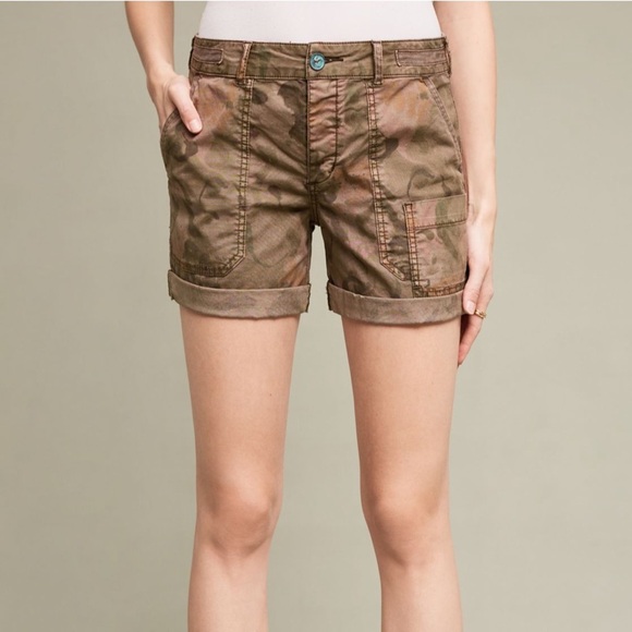 Anthropologie Pants - 32 Anthropologie hei hei the wanderer cargo shorts green camo print